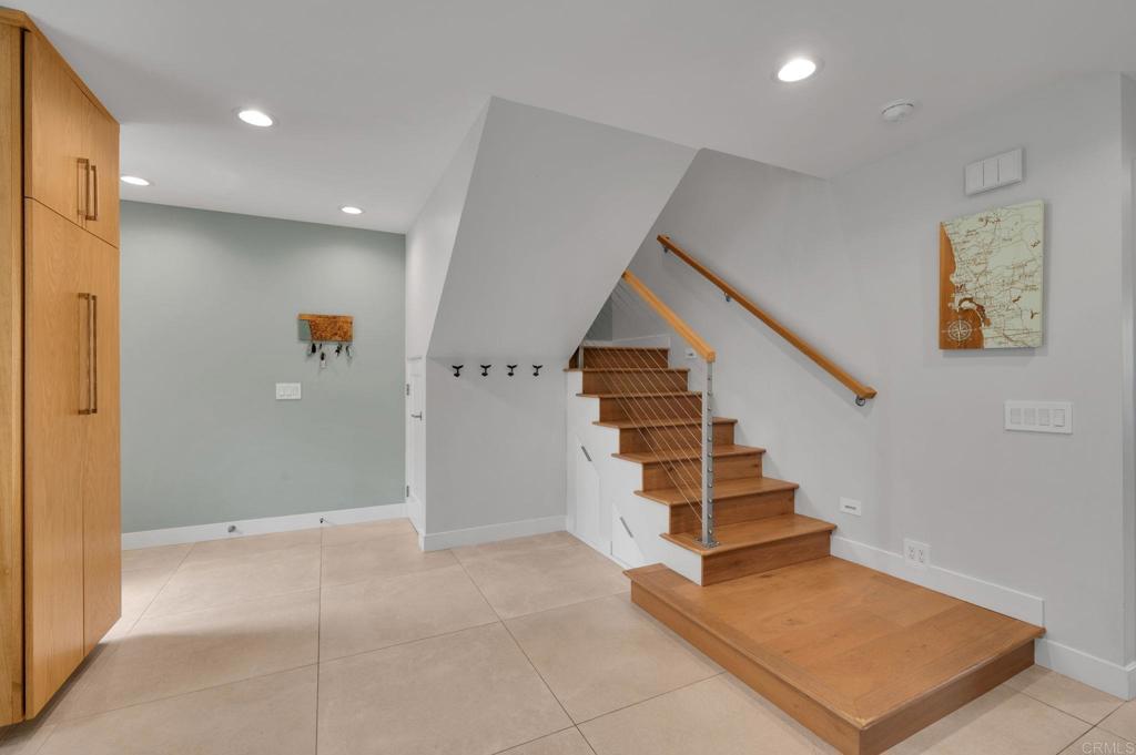 405 S Sierra Avenue 187