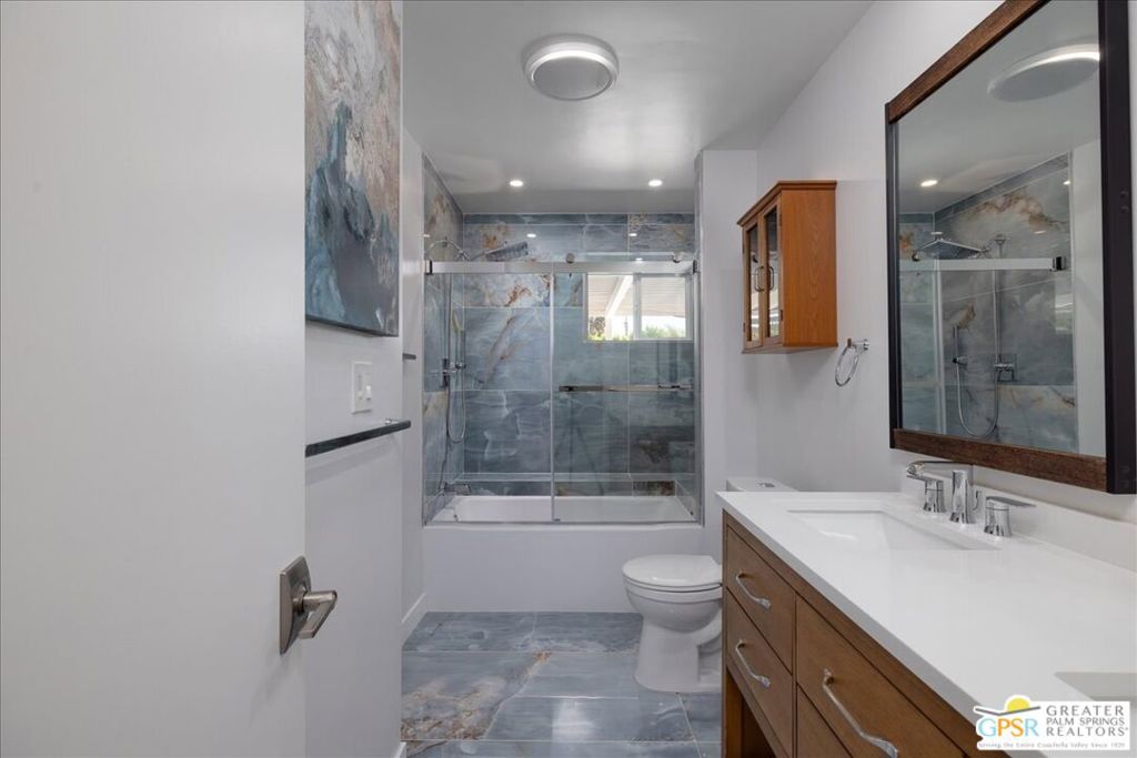 Racquet Club East - Residential Lease