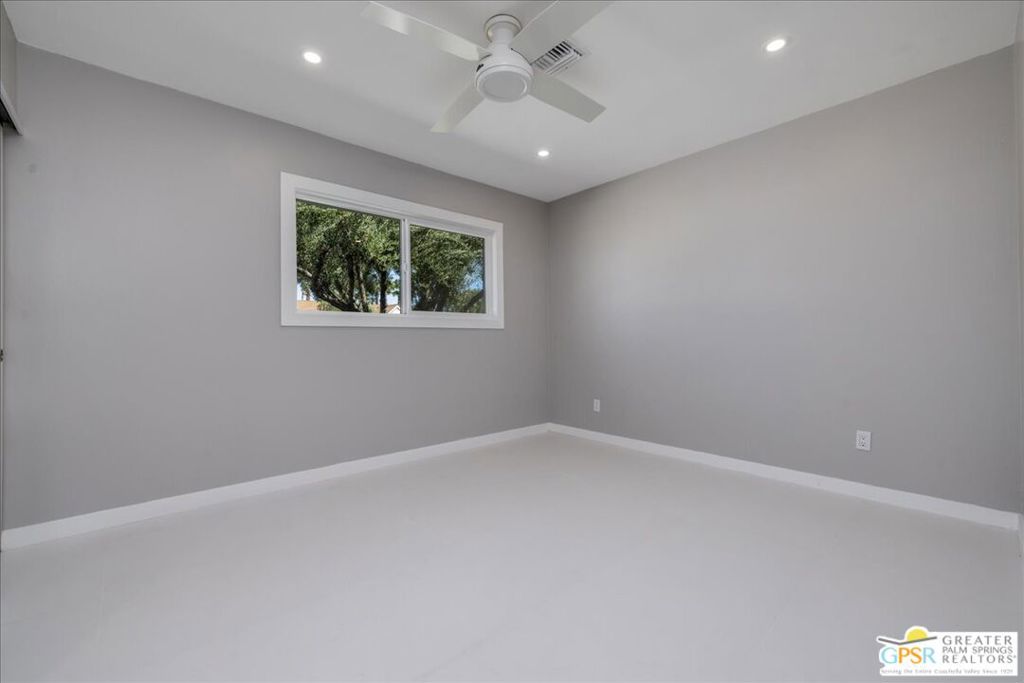Racquet Club East - Residential Lease