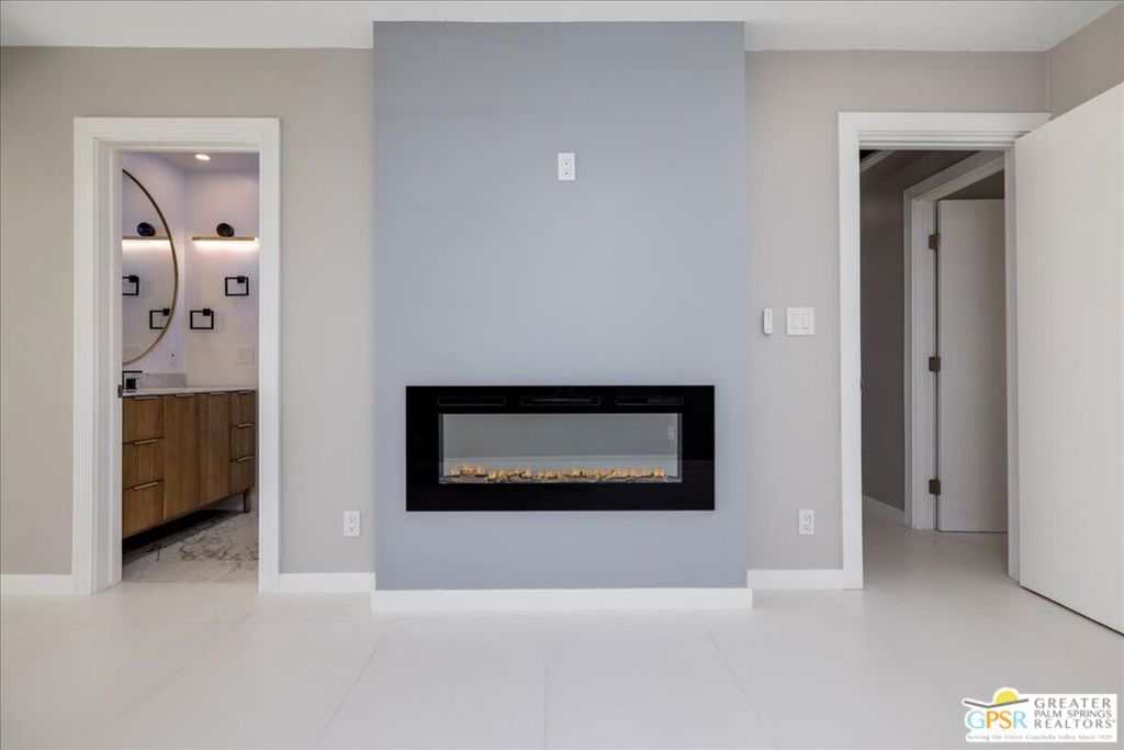 Racquet Club East - Residential Lease