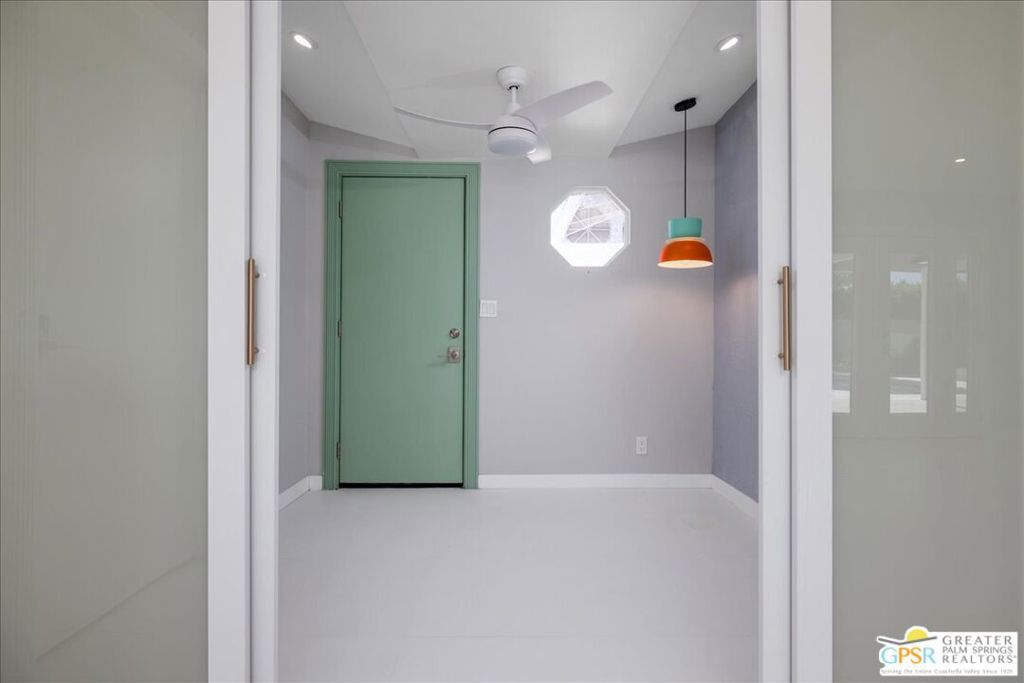 Racquet Club East - Residential Lease