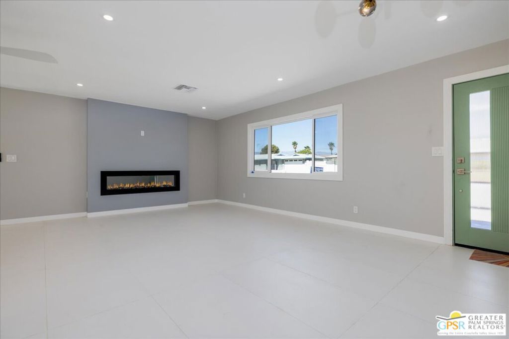 Racquet Club East - Residential Lease