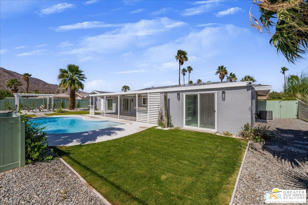 Racquet Club East - Residential Lease