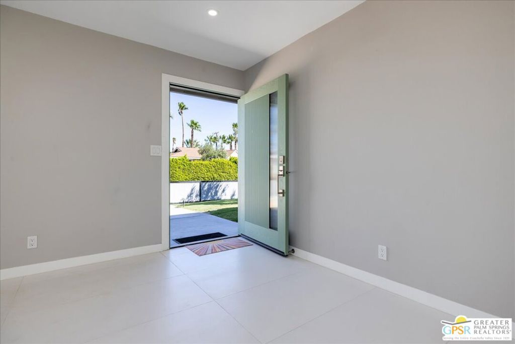 Racquet Club East - Residential Lease