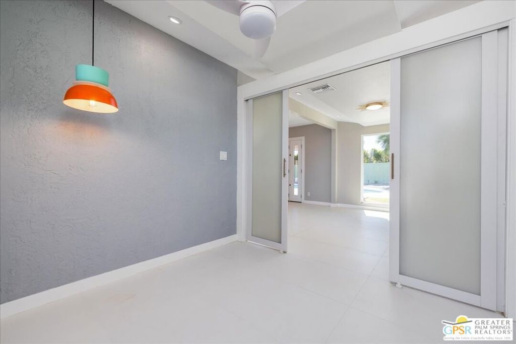 Racquet Club East - Residential Lease