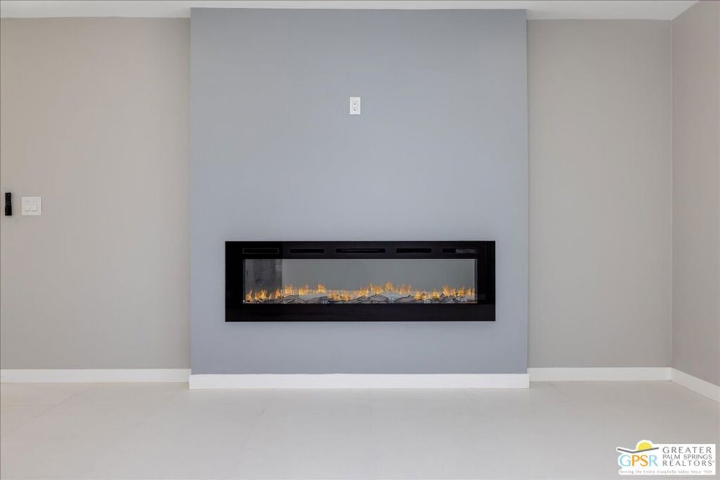 Racquet Club East - Residential Lease