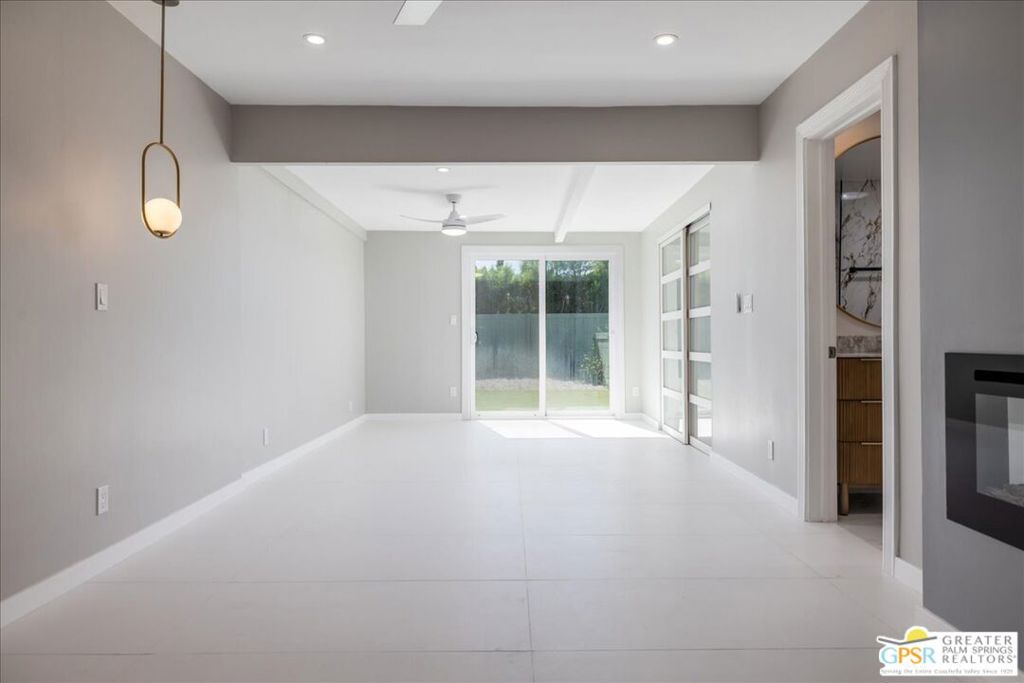Racquet Club East - Residential Lease
