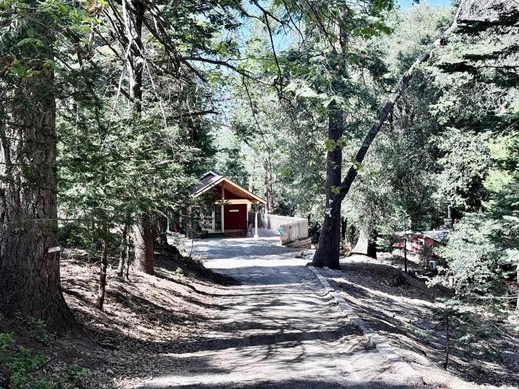 22292 Crestline Road