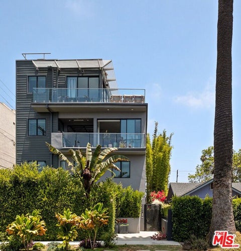 Photo of 2414 Penmar Avenue, Venice, CA 90291 (MLS # 26855335)