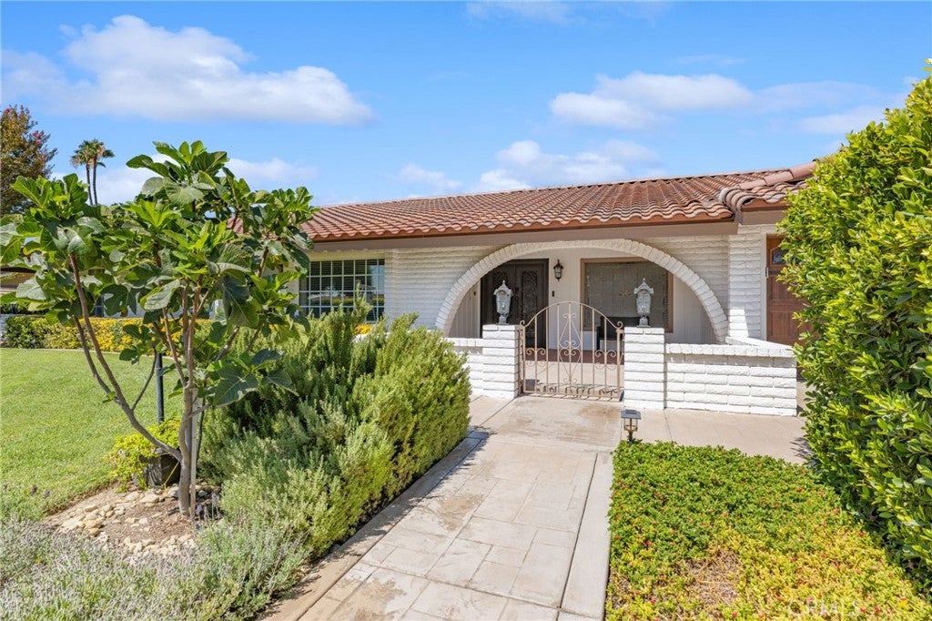 1763 N Vallejo Way