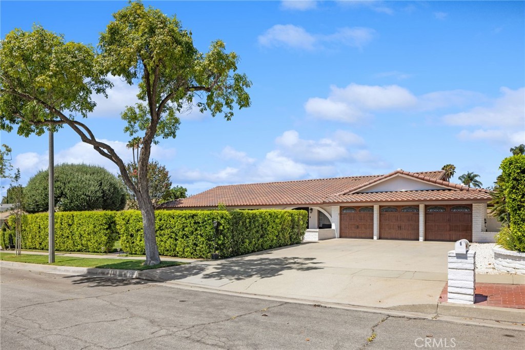 1763 N Vallejo Way