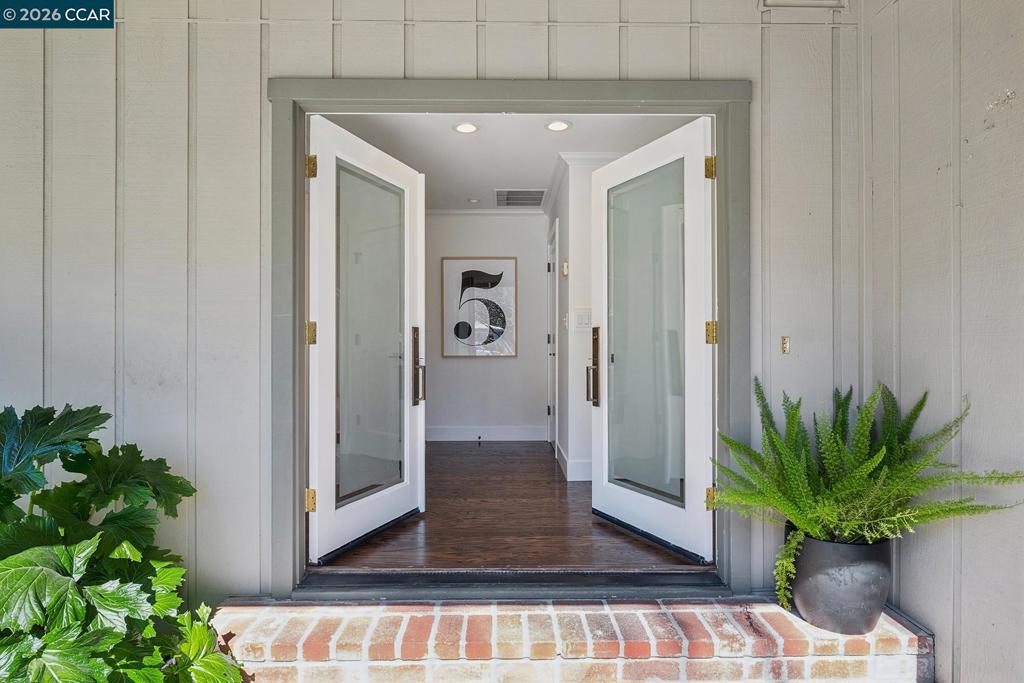 342 342 Constance Pl