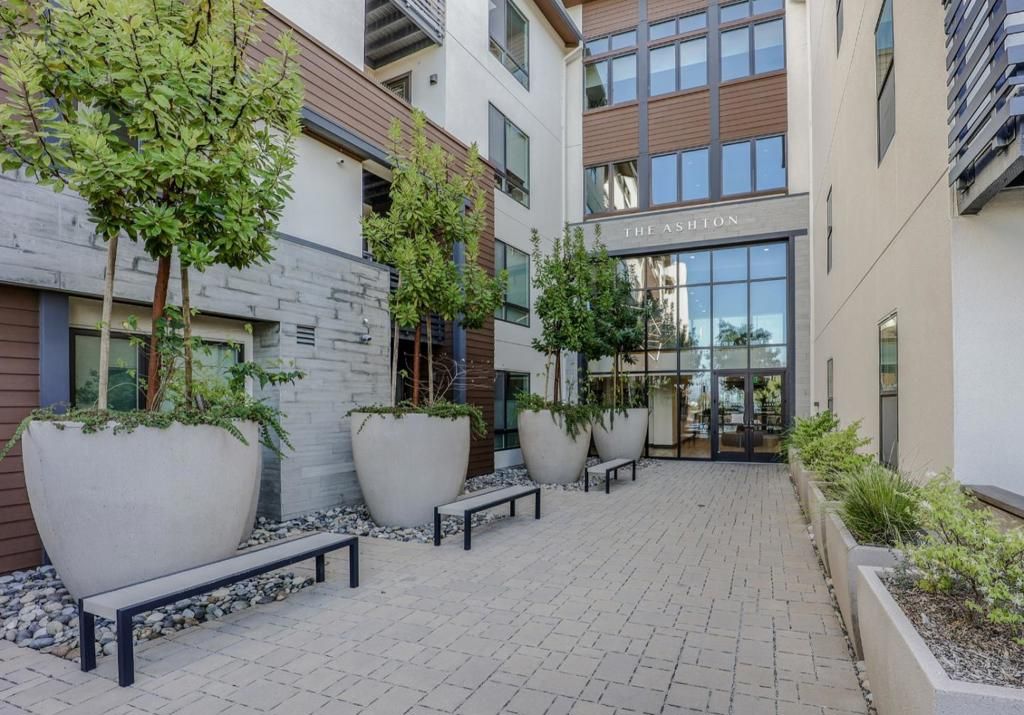 listing image 130724710257340737815