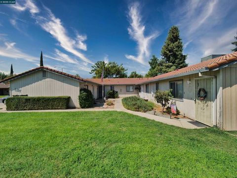 Photo of 1807 Crestwood Avenue Ave, Manteca, CA 95336 (MLS # 41116400)