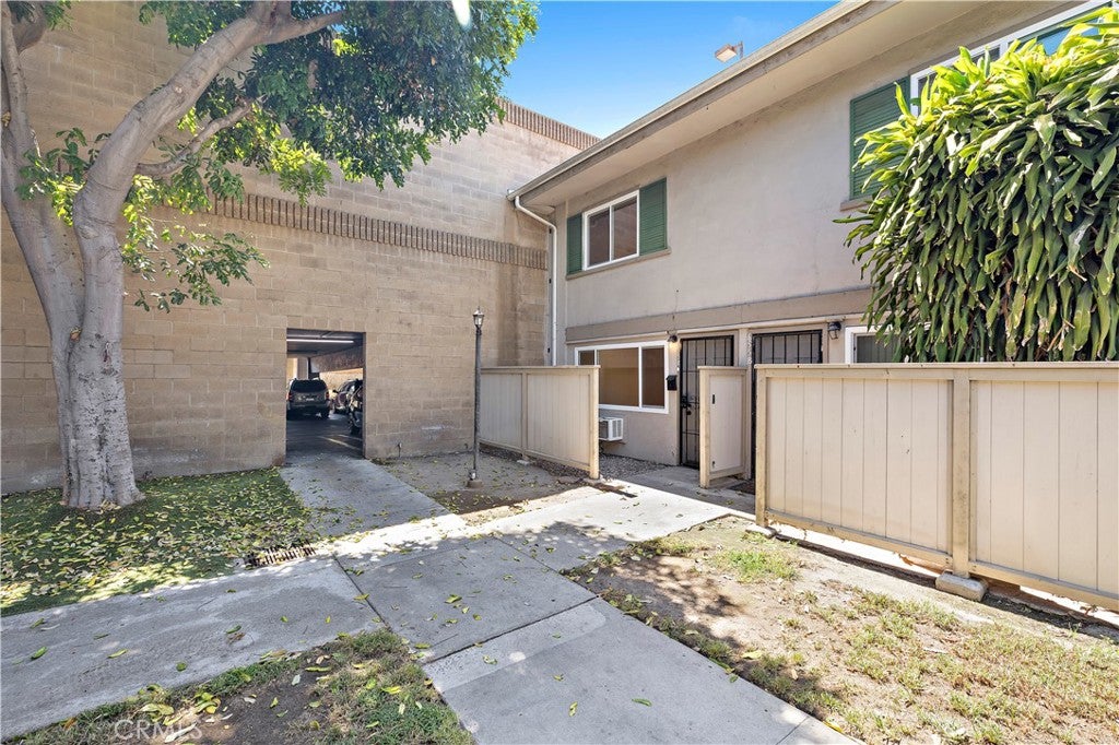 655 W 6th A