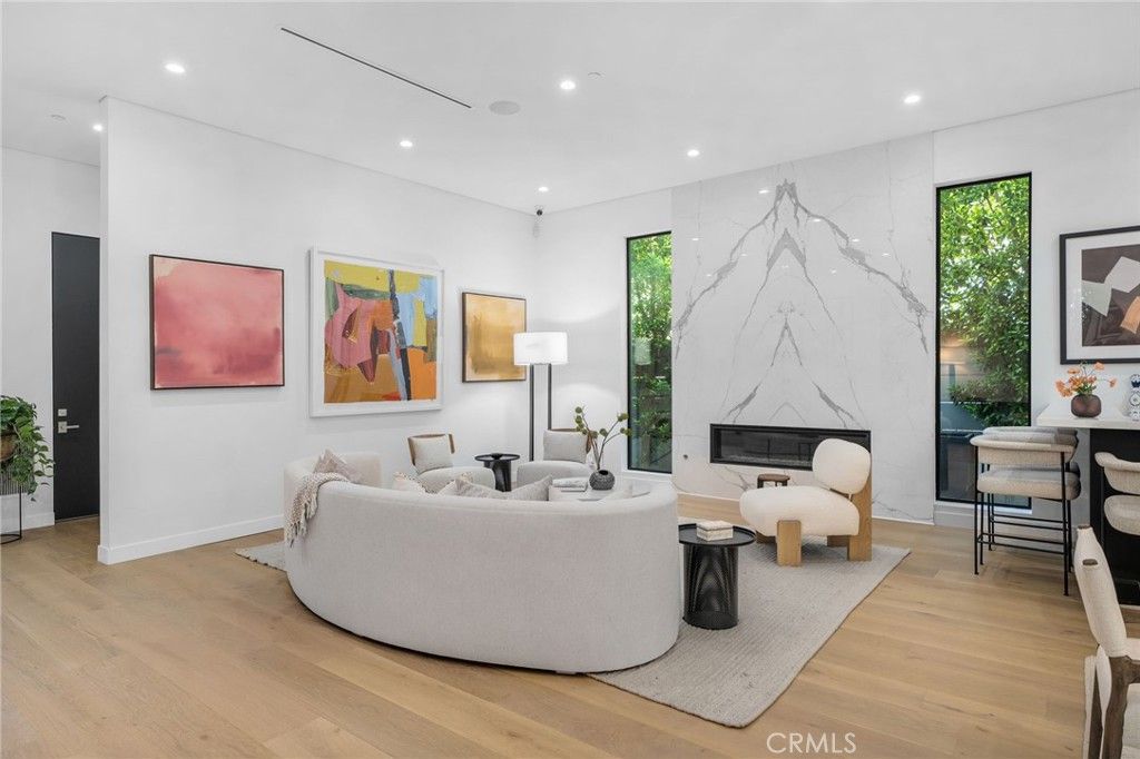 Photo of 15231 Greenleaf Street, Sherman Oaks, CA 91403 (MLS # IG25278292)