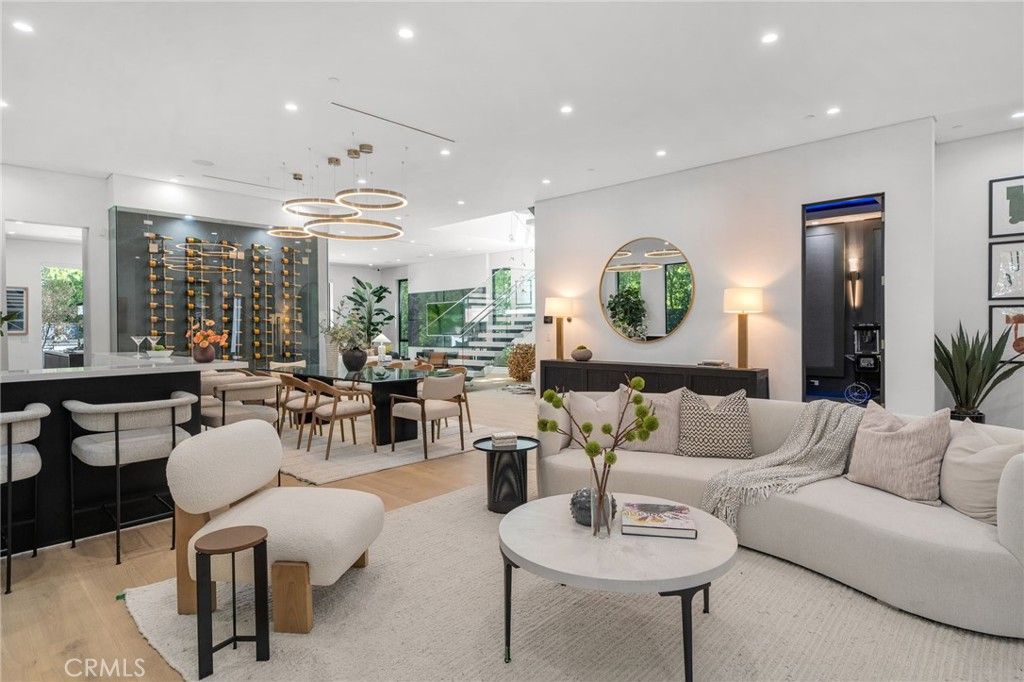 Photo of 15231 Greenleaf Street, Sherman Oaks, CA 91403 (MLS # IG25278292)