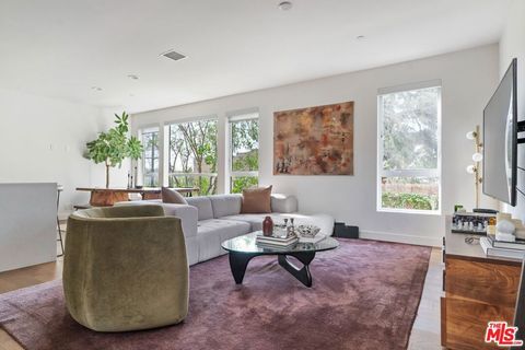 Photo of 1902 W Liberty Court, Los Angeles, CA 90026 (MLS # 26665289)