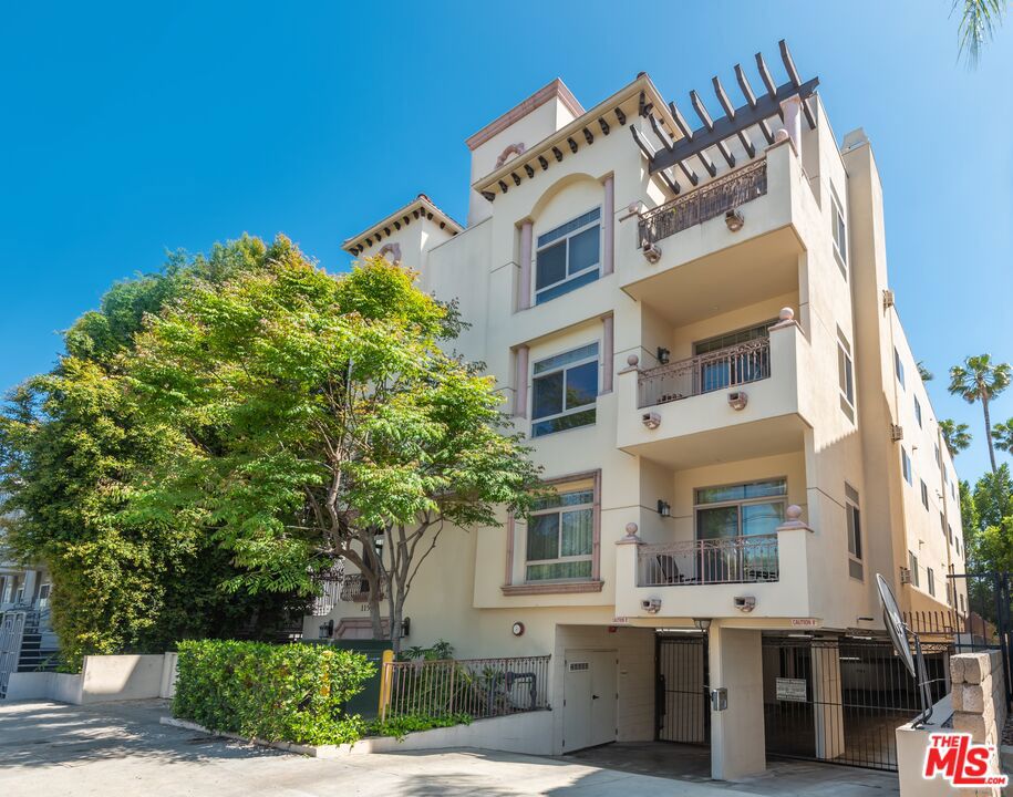 11582 Moorpark Street 104, Studio City CA 91602