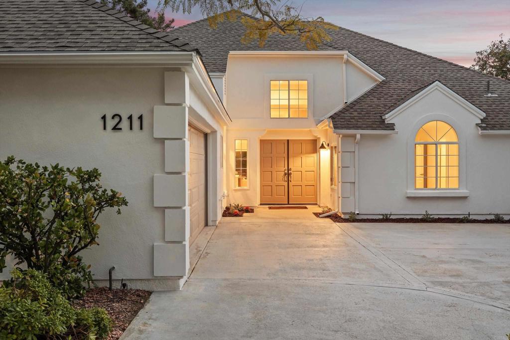 1211 La Granada Dr