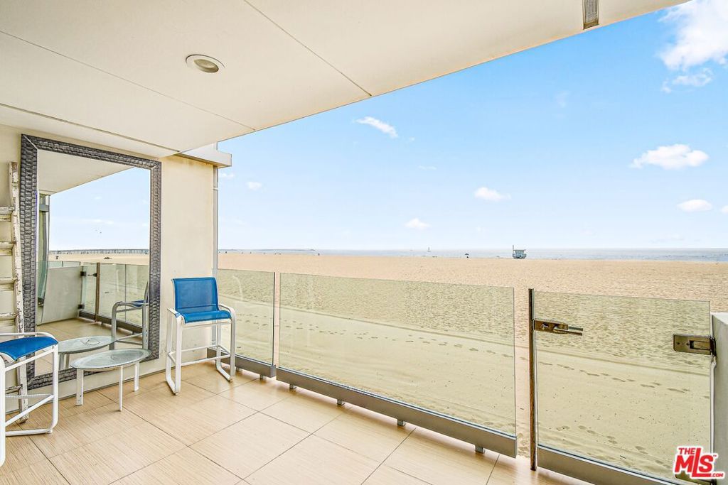 Photo of 4 Jib Street #2, Marina Del Rey, CA 90292 (MLS # 25621615)