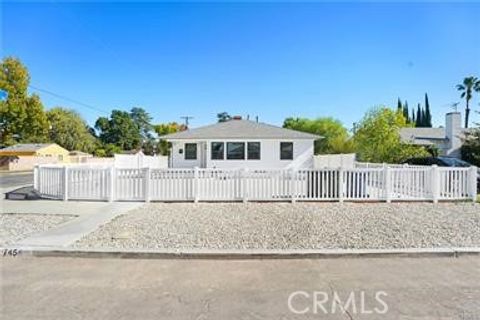 Photo of 7454 Gaviota, Van Nuys, CA 91406 (MLS # SR26050562)
