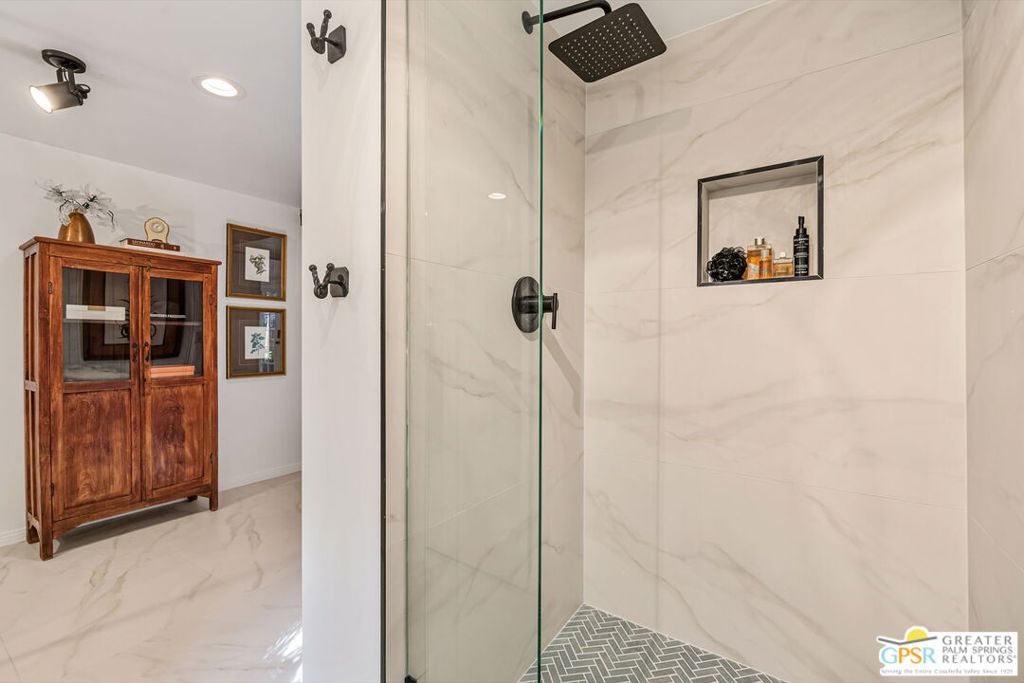 Warm Sands - Residential Lease