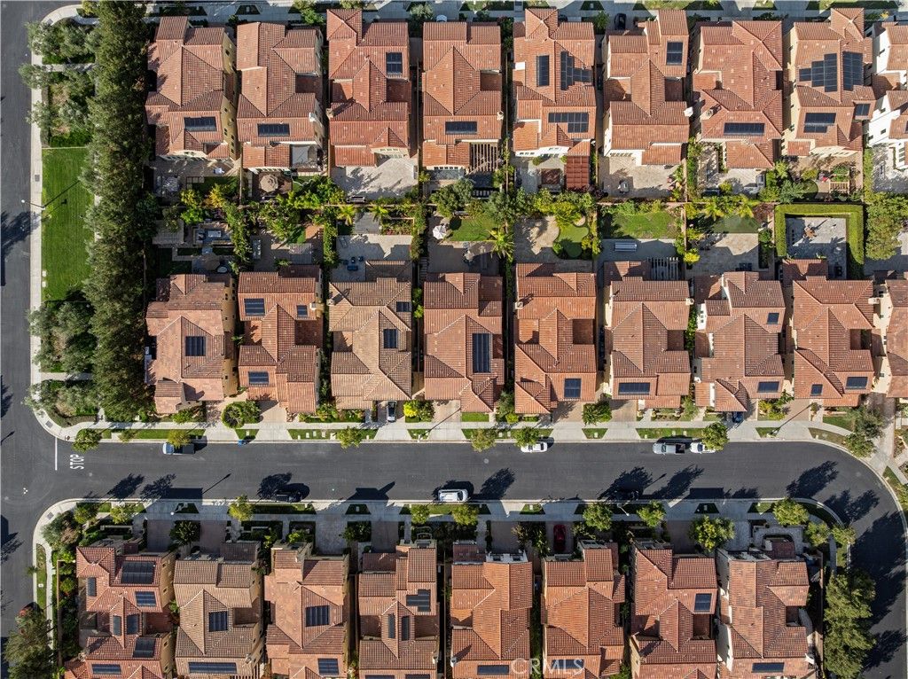 Photo of 9 Spanish Moss, Irvine, CA 92602 (MLS # OC25237206)