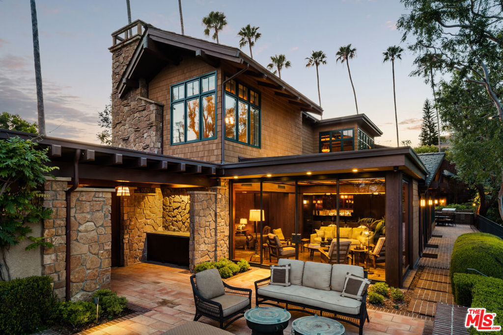 1166 Summit Drive