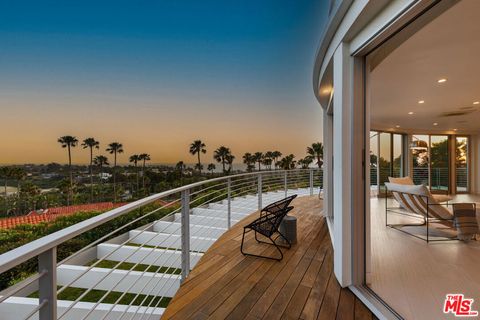 Photo of 6375 Gayton Place, Malibu, CA 90265 (MLS # 26759407)