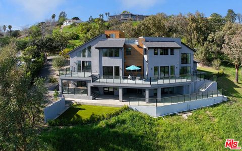 Photo of 4756 Latigo Canyon Road, Malibu, CA 90265 (MLS # 26644937)