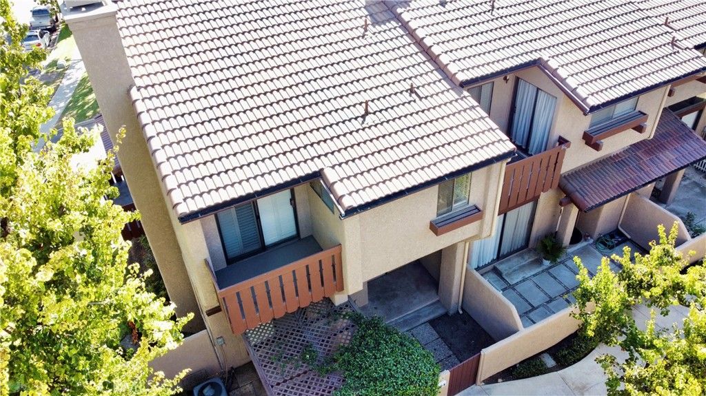 Photo of 2425 Chandler Ave #4, Simi Valley, CA 90365 (MLS # AR25239673)