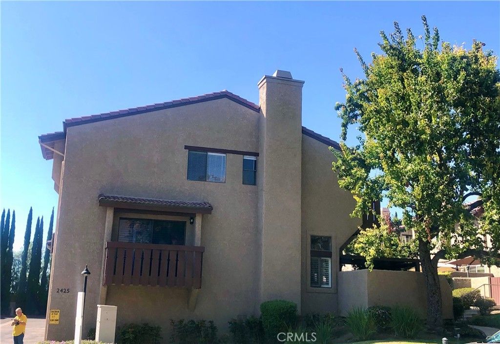 Photo of 2425 Chandler Ave #4, Simi Valley, CA 90365 (MLS # AR25239673)