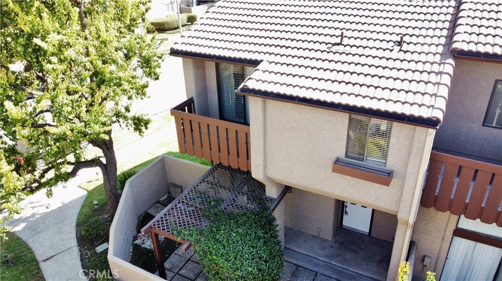 Photo of 2425 Chandler Ave #4, Simi Valley, CA 90365 (MLS # AR25239673)