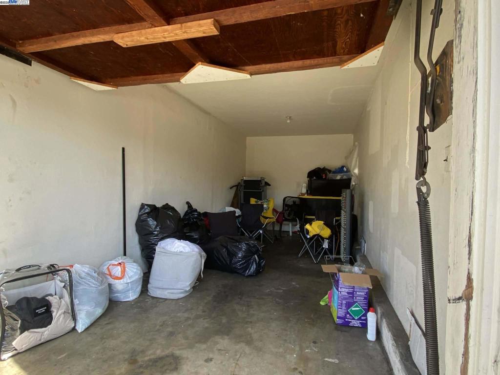 UPPER FRUITVALE - Residential Income