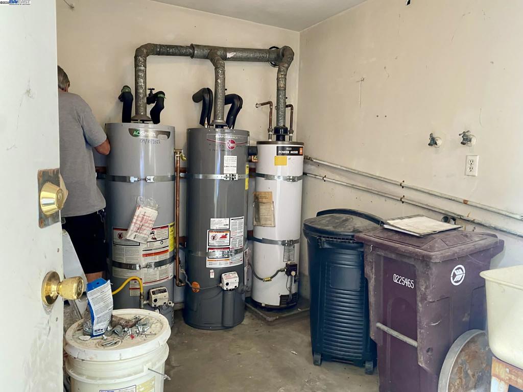 UPPER FRUITVALE - Residential Income