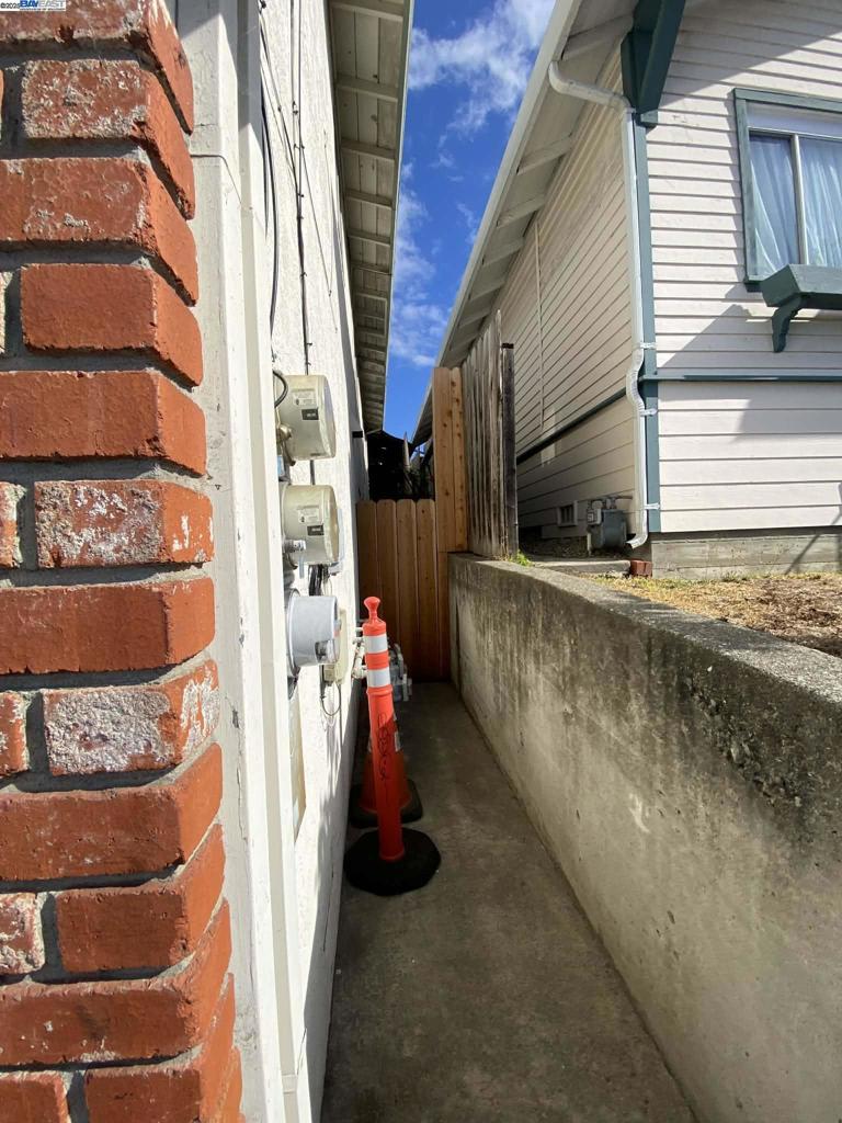 UPPER FRUITVALE - Residential Income