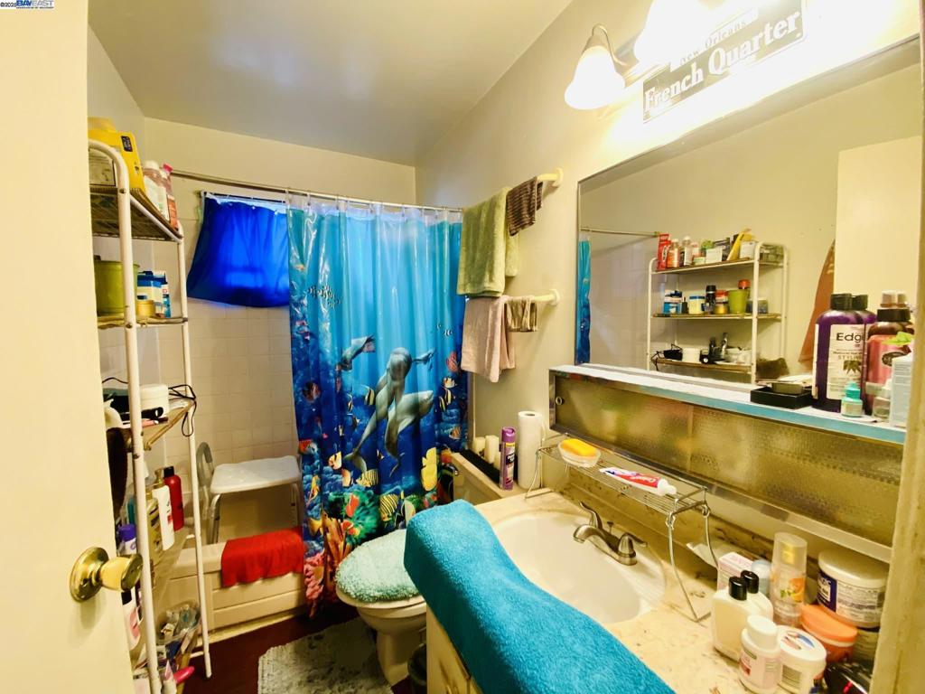 UPPER FRUITVALE - Residential Income