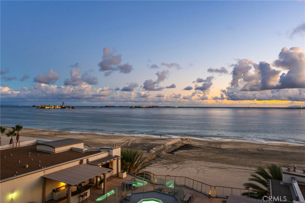 1400 E Ocean Boulevard 2402