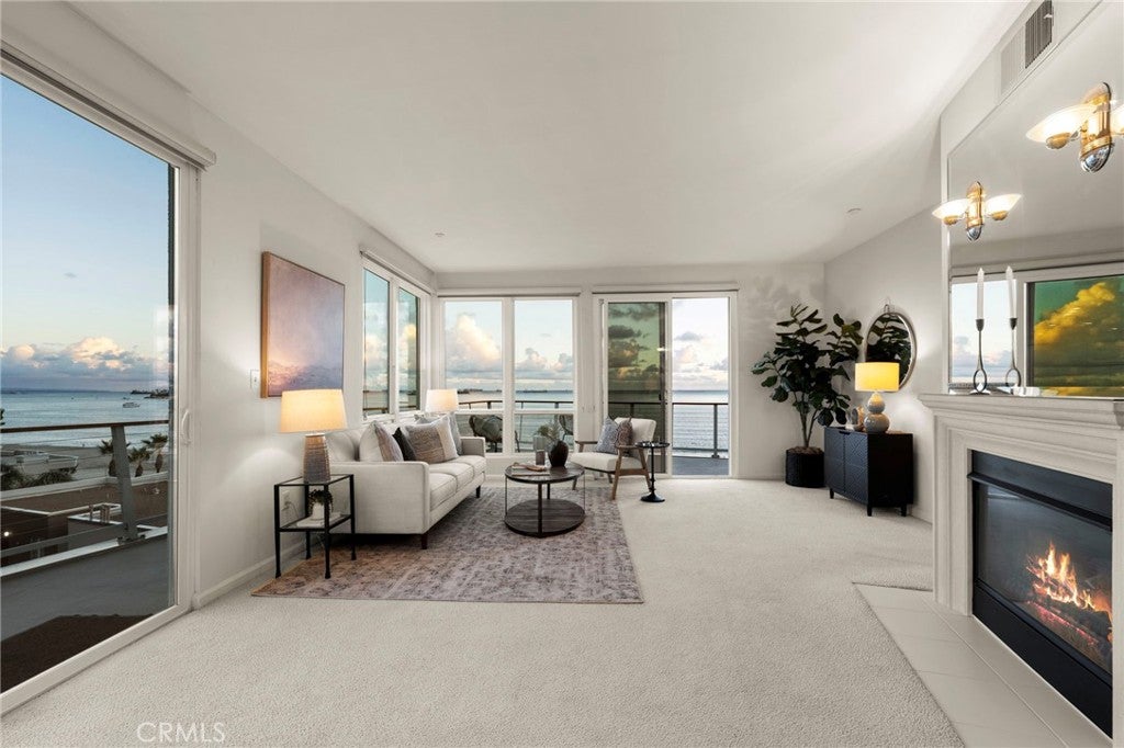 1400 E Ocean Boulevard 2402