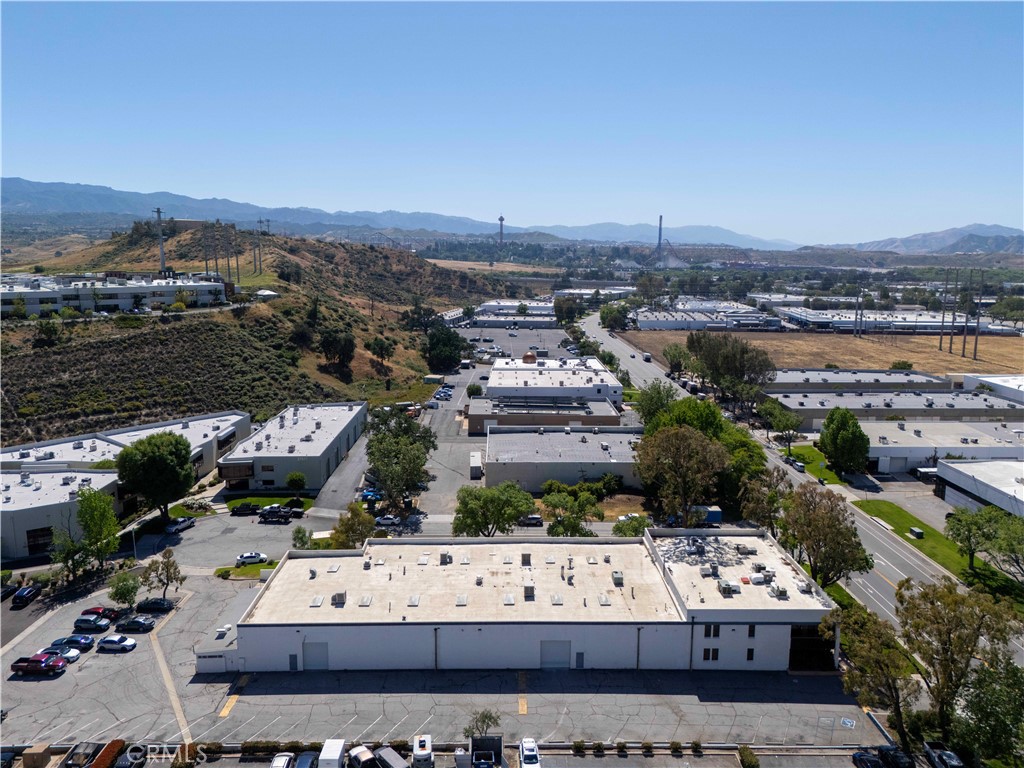 25230 Avenue Stanford