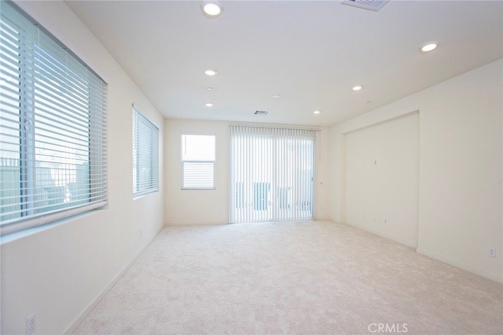 3672 S Brunswick Paseo