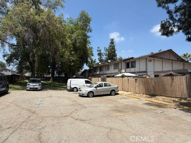 1525 N Holmes