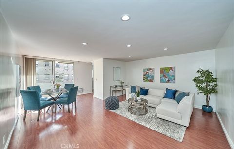 Photo of 360 S Kenmore Avenue #203, Los Angeles, CA 90020 (MLS # GD25243632) Photo of 360 S Kenmore Avenue #203, Los Angeles, CA 90020 (MLS # GD25243632)
