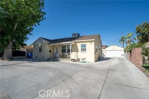 Photo of 7663 Shadyglade Avenue, North Hollywood, CA 91605 (MLS # BB25192631) Photo of 7663 Shadyglade Avenue, North Hollywood, CA 91605 (MLS # BB25192631)