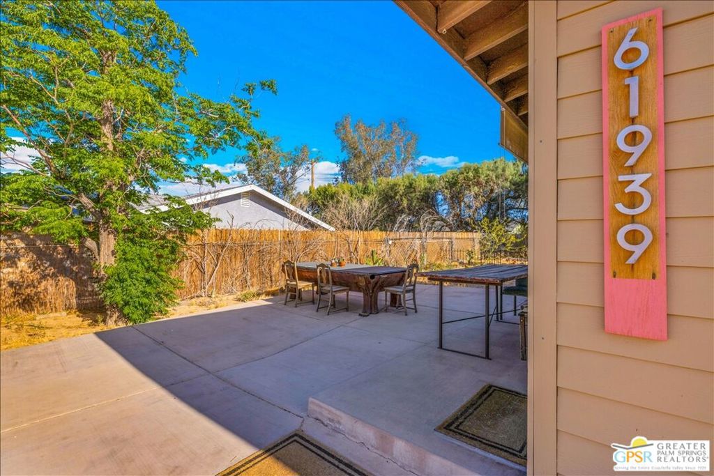 61939 Hilltop Drive