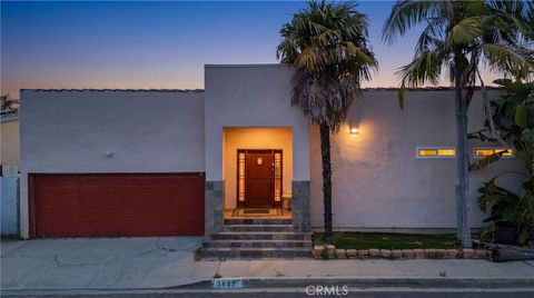 Photo of 3837 Sherview DR, Sherman Oaks, CA 91403 (MLS # SR26124616)