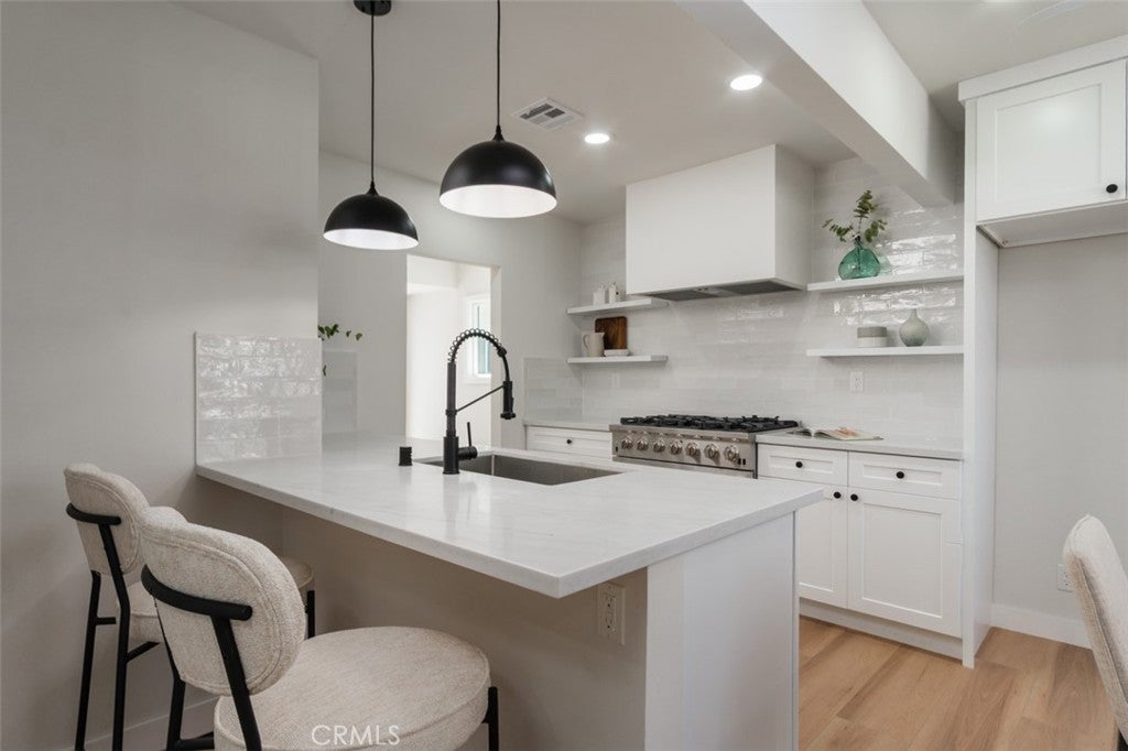 2432 Exposition Place