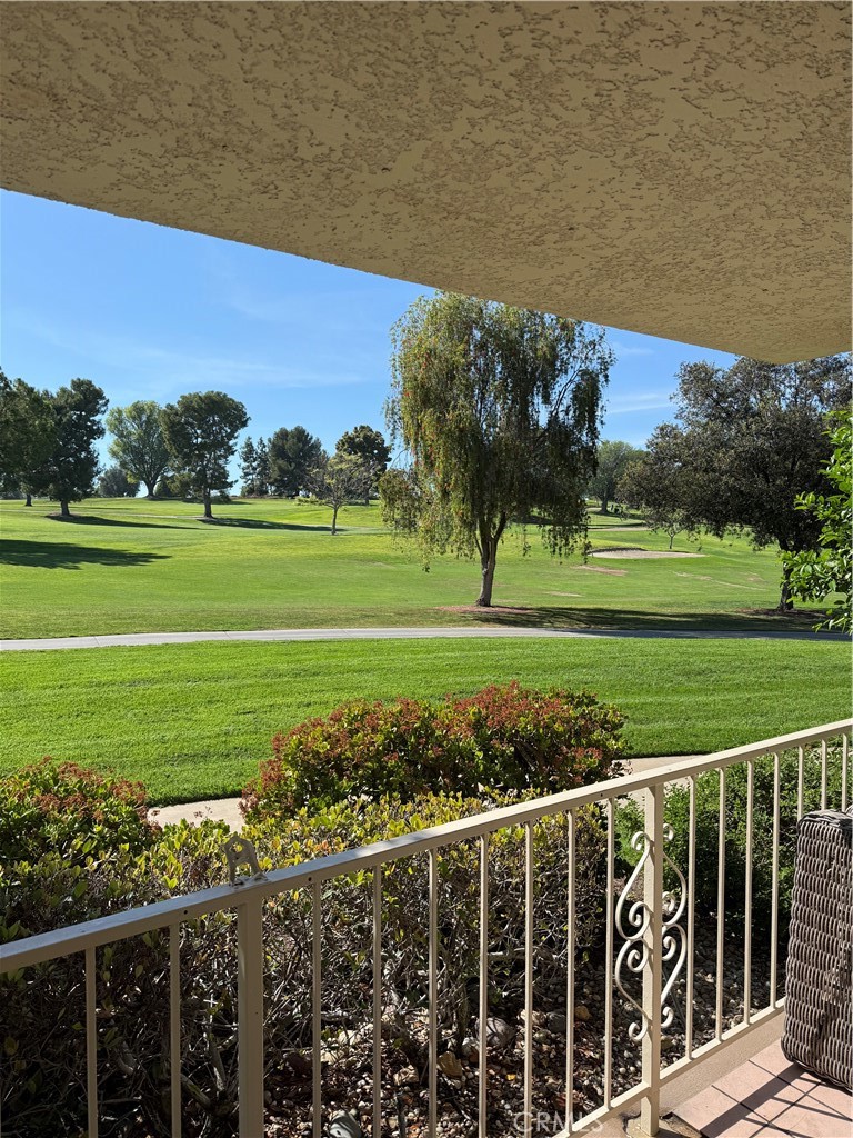 2387 Via Mariposa W.