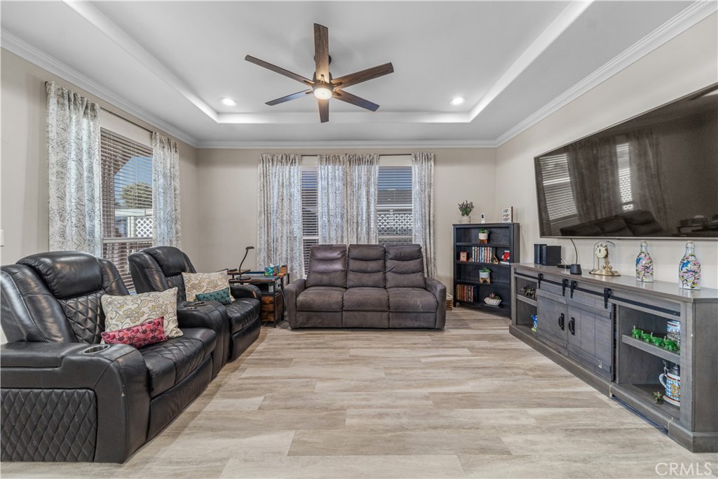 1245 W Cienega Avenue 123